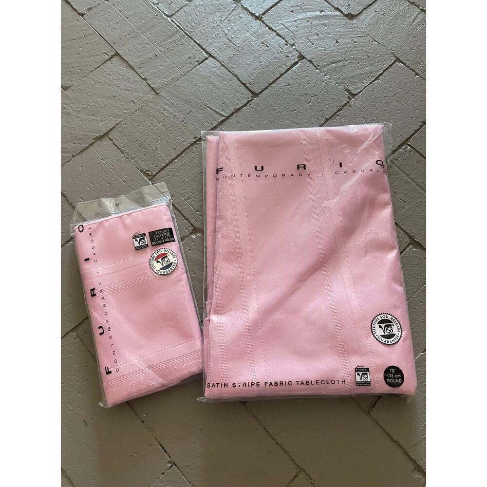 Furio Satin Stripe Round Tablecloth Four Napkin Set NWT Pink Vintage